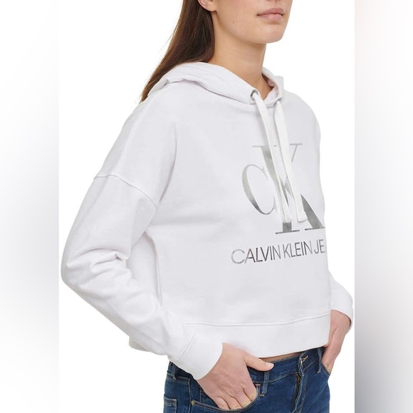 NWT Women’s Size Small Calvin Klein Jeans Cropped Logo Print Hoodie White/Silver - Picture 2 of 13